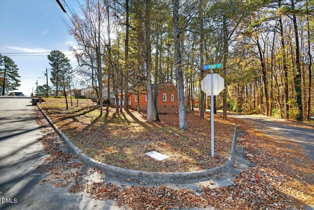 905 Pond Street, Clayton, NC 27520