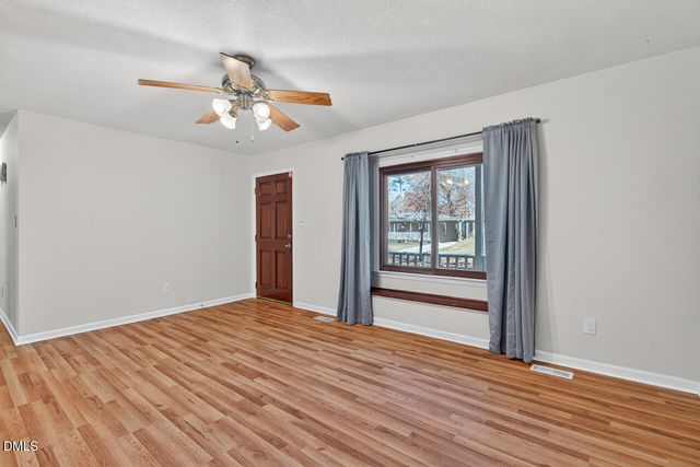 905 Pond Street, Clayton, NC 27520