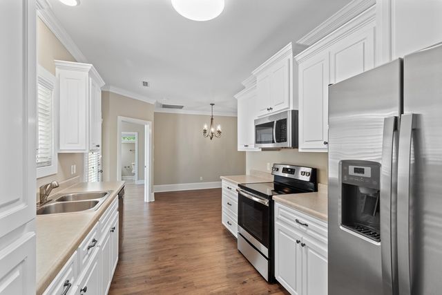 122 Craftsman Dr., Dothan, AL 36303