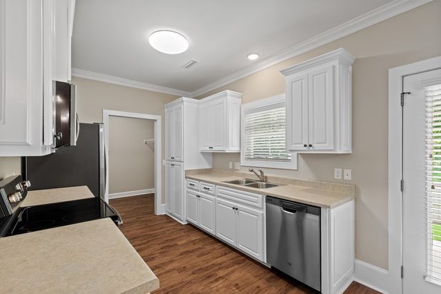 122 Craftsman Dr., Dothan, AL 36303