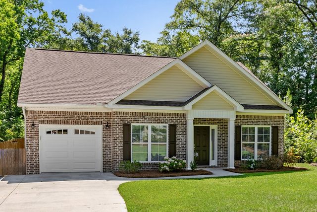 122 Craftsman Dr., Dothan, AL 36303