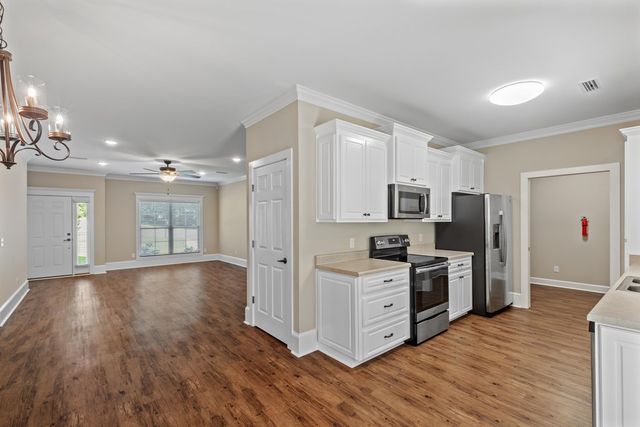 122 Craftsman Dr., Dothan, AL 36303