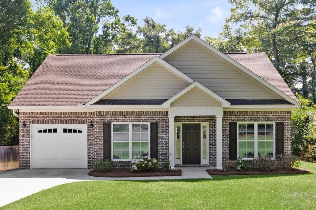 122 Craftsman Dr., Dothan, AL 36303