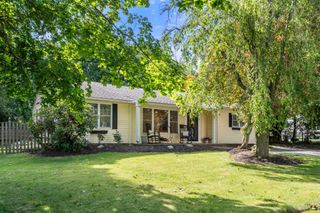 8 Vista Dr, Shrewsbury, MA 01545