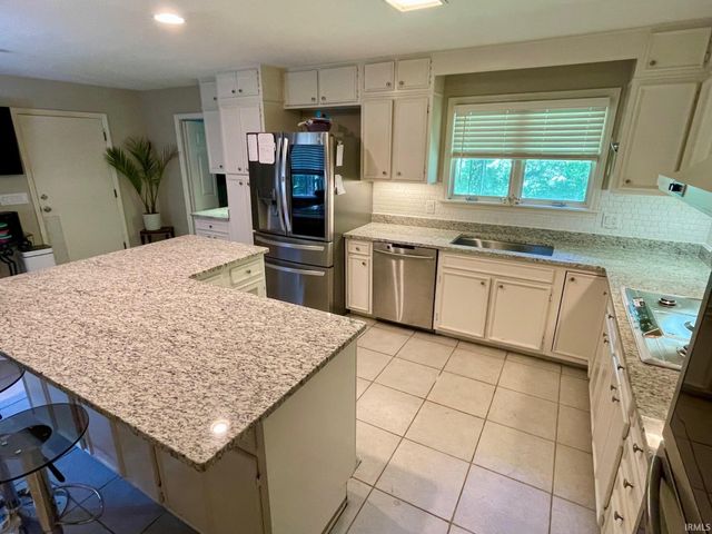 10845 Browning Road, Evansville, IN 47725