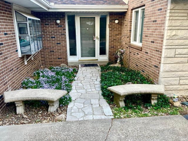 10845 Browning Road, Evansville, IN 47725