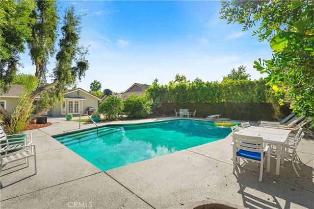 17177 Superior St, Northridge, CA 91325