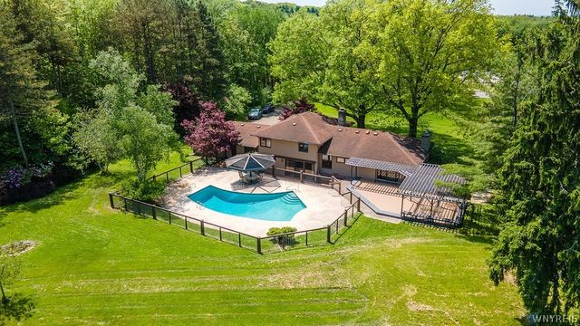 6787 Chestnut Ridge Road, Orchard Park, NY 14127
