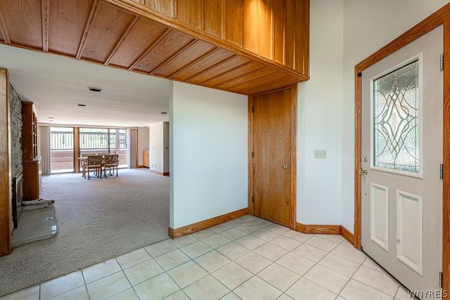 6787 Chestnut Ridge Road, Orchard Park, NY 14127