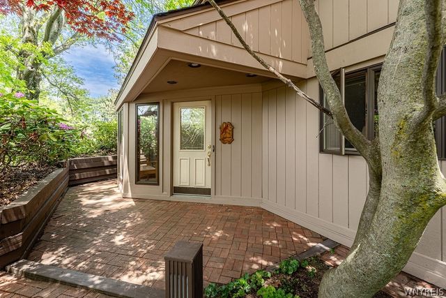 6787 Chestnut Ridge Road, Orchard Park, NY 14127
