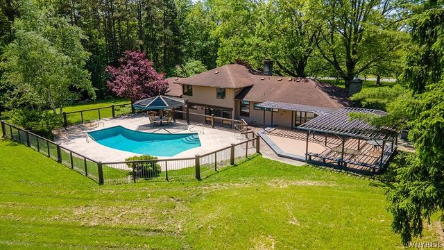 6787 Chestnut Ridge Road, Orchard Park, NY 14127