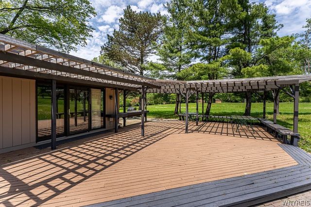 6787 Chestnut Ridge Road, Orchard Park, NY 14127