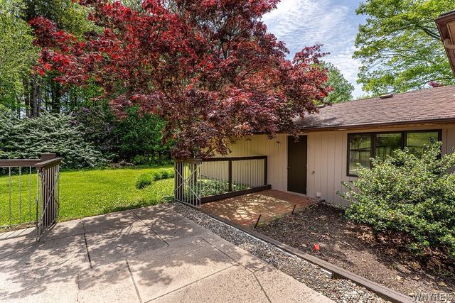 6787 Chestnut Ridge Road, Orchard Park, NY 14127