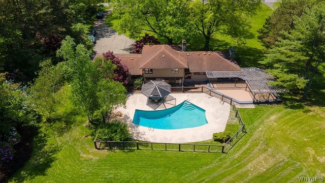 6787 Chestnut Ridge Road, Orchard Park, NY 14127