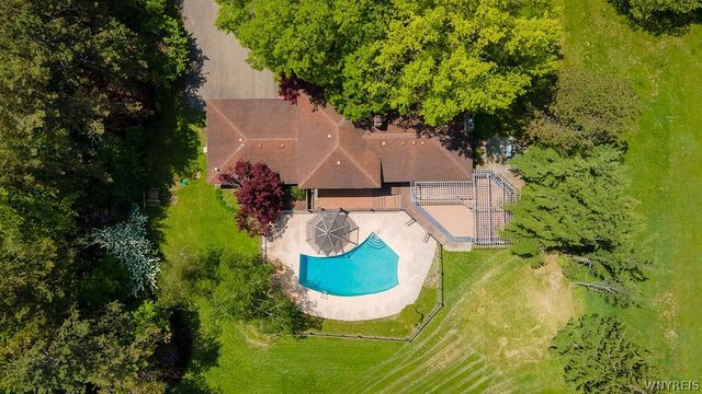 6787 Chestnut Ridge Road, Orchard Park, NY 14127