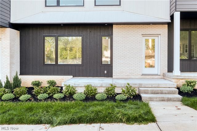 1367 W 74th Street, Cleveland, OH 44102