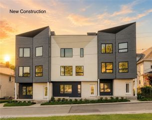 1367 W 74th Street, Cleveland, OH 44102