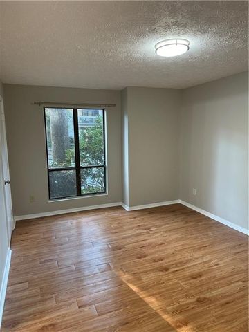 1413 Tuxworth Circle, Decatur, GA 30033