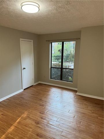 1413 Tuxworth Circle, Decatur, GA 30033