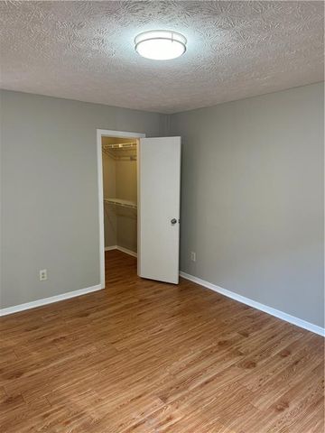 1413 Tuxworth Circle, Decatur, GA 30033