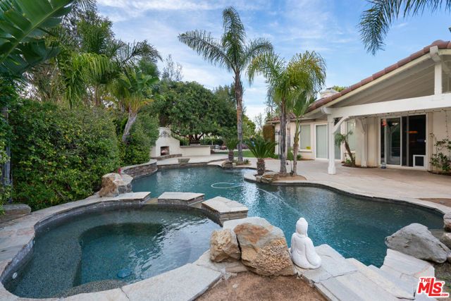 633 Noble Road, Simi Valley, CA 93065