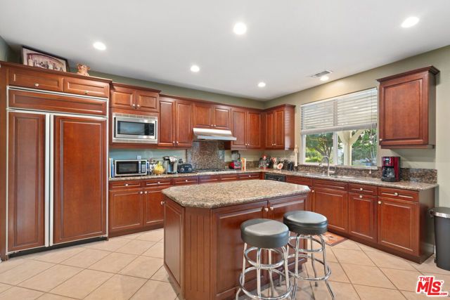 633 Noble Road, Simi Valley, CA 93065