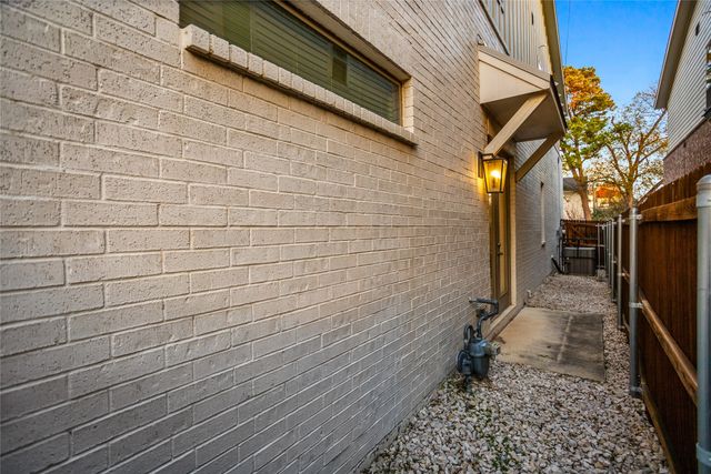 203 Athenia Drive, Fort Worth, TX 76114