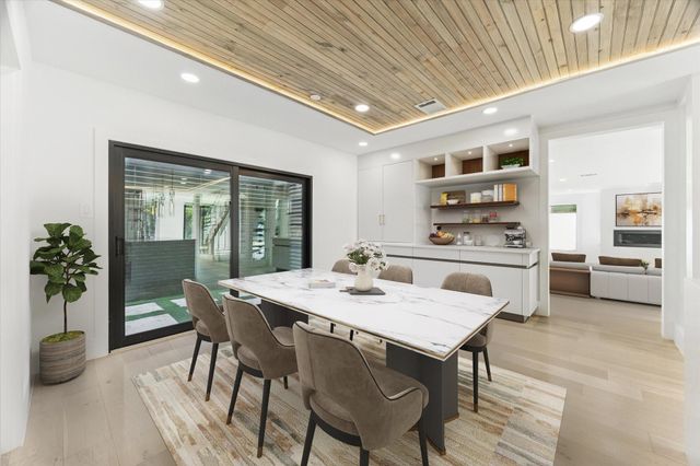 13 Tiel Way, Houston, TX 77019