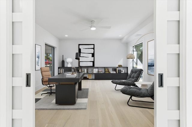 13 Tiel Way, Houston, TX 77019