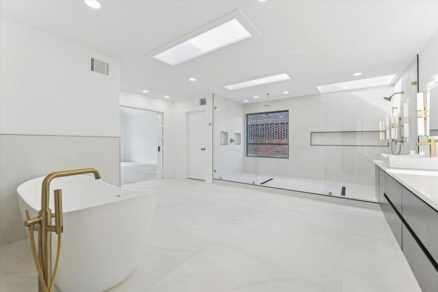 13 Tiel Way, Houston, TX 77019