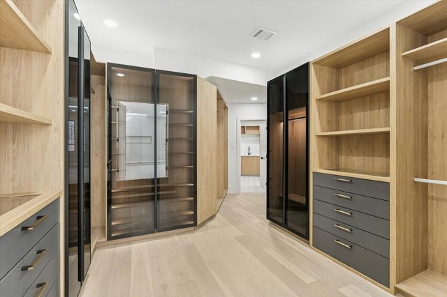 13 Tiel Way, Houston, TX 77019