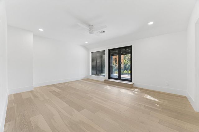 13 Tiel Way, Houston, TX 77019