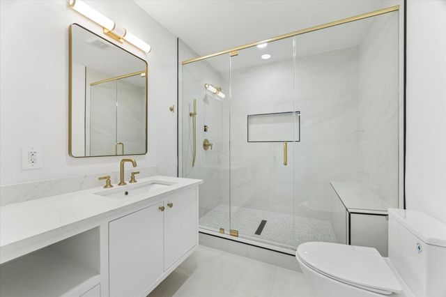 13 Tiel Way, Houston, TX 77019