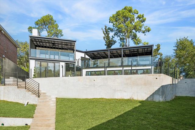 13 Tiel Way, Houston, TX 77019