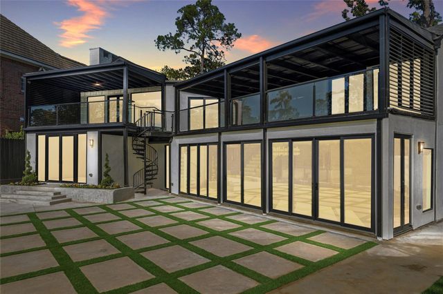 13 Tiel Way, Houston, TX 77019