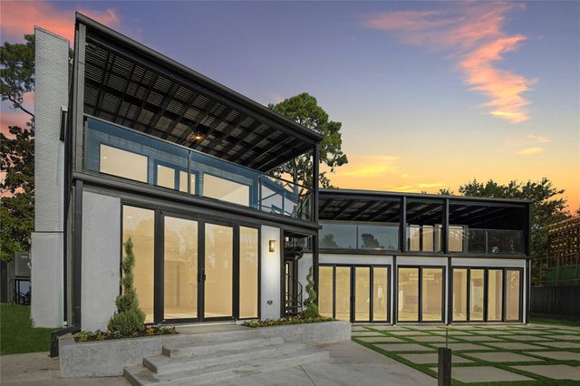 13 Tiel Way, Houston, TX 77019