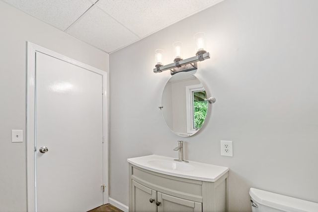 5 Flintlocke Rd, Franklin, MA 02038