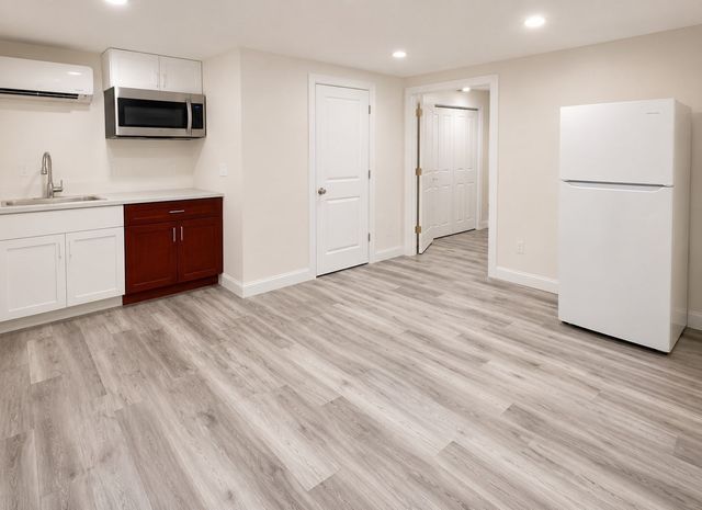 5 Flintlocke Rd, Franklin, MA 02038