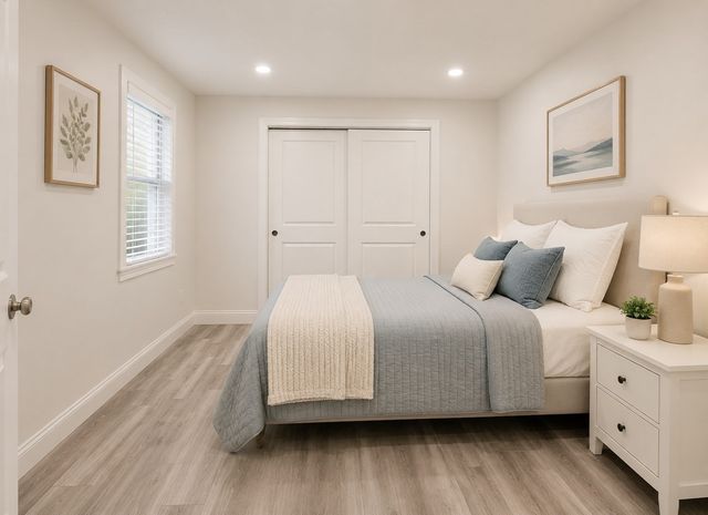 5 Flintlocke Rd, Franklin, MA 02038