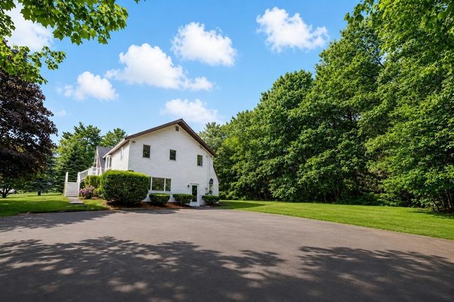 5 Flintlocke Rd, Franklin, MA 02038