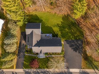 5 Flintlocke Rd, Franklin, MA 02038