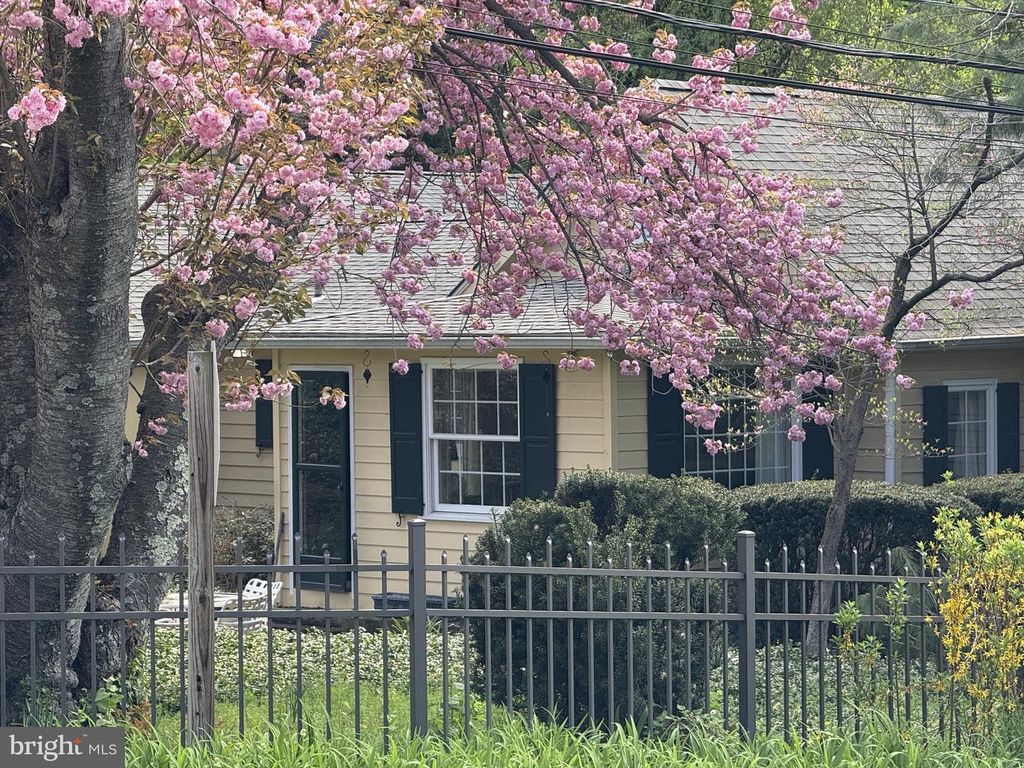1519 APPLETREE LN, Wilmington, DE 19810