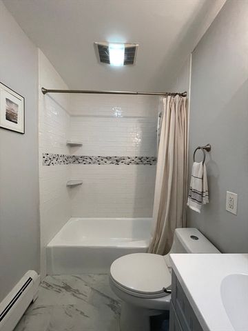 11 Thomas Park 4, Boston, MA 02127