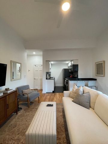 11 Thomas Park 4, Boston, MA 02127