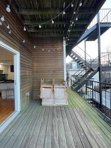 11 Thomas Park 4, Boston, MA 02127