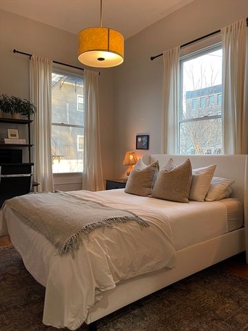 11 Thomas Park 4, Boston, MA 02127