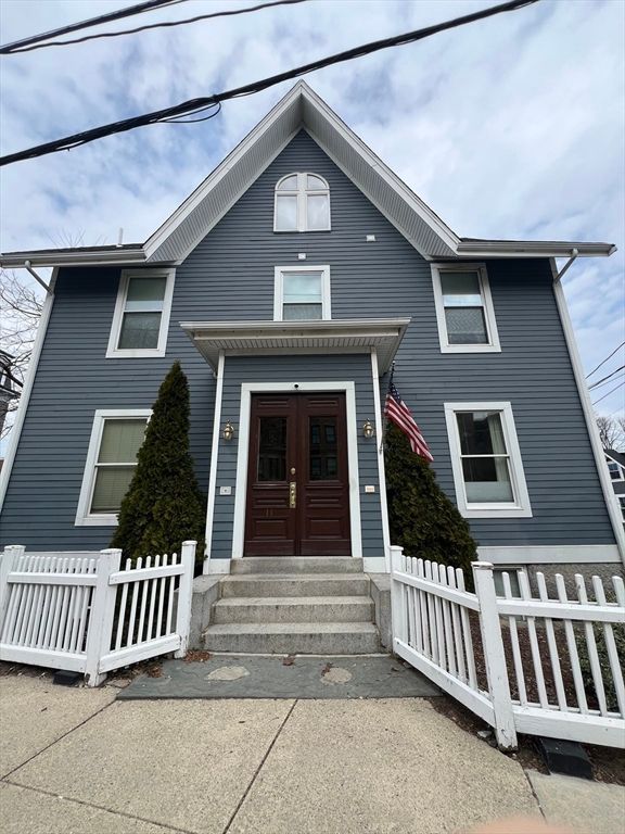 11 Thomas Park 4, Boston, MA 02127