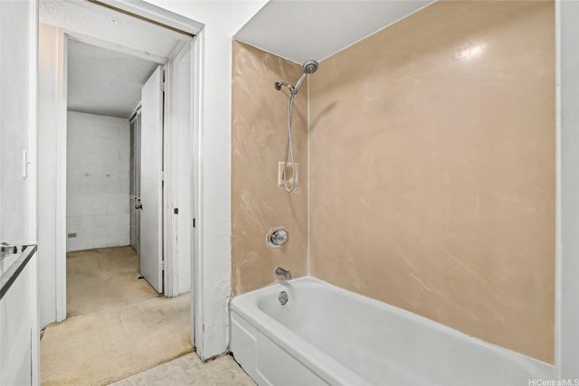 1160 Ala Napunani Street 1806, Honolulu, HI 96818