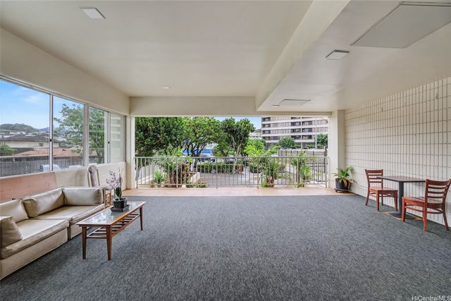 1160 Ala Napunani Street 1806, Honolulu, HI 96818