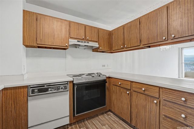 1160 Ala Napunani Street 1806, Honolulu, HI 96818